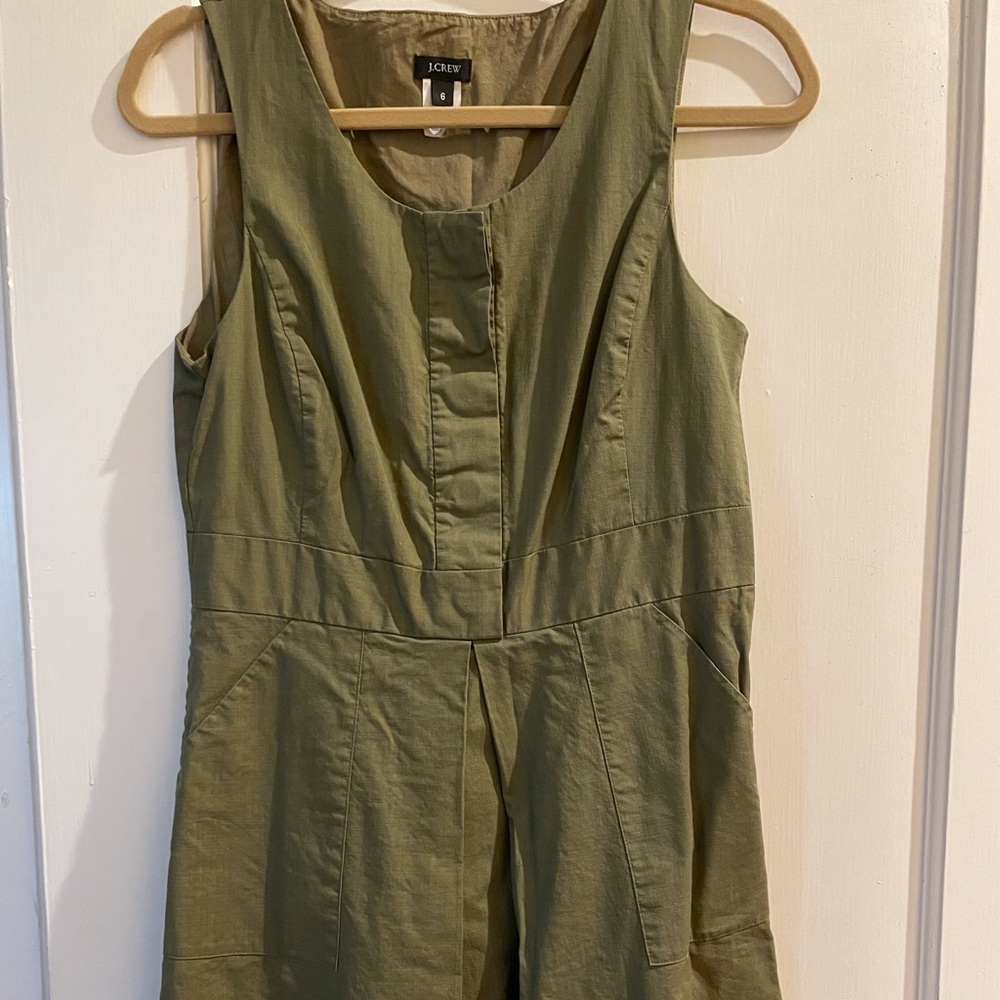 Knee length sleeveless dress